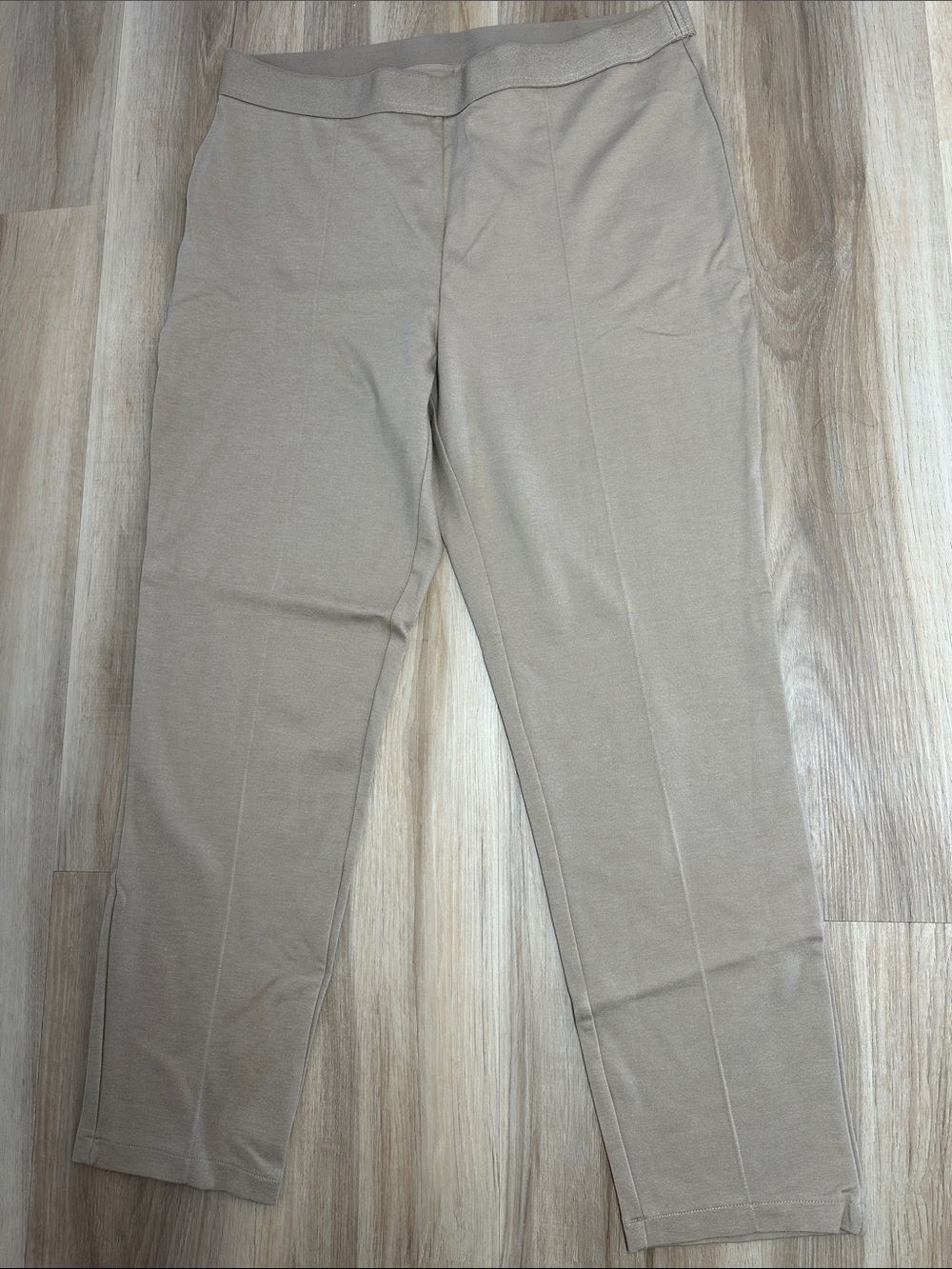 Uniqlo Women’s Knit Chinos in Light Beige. Sz. Xl